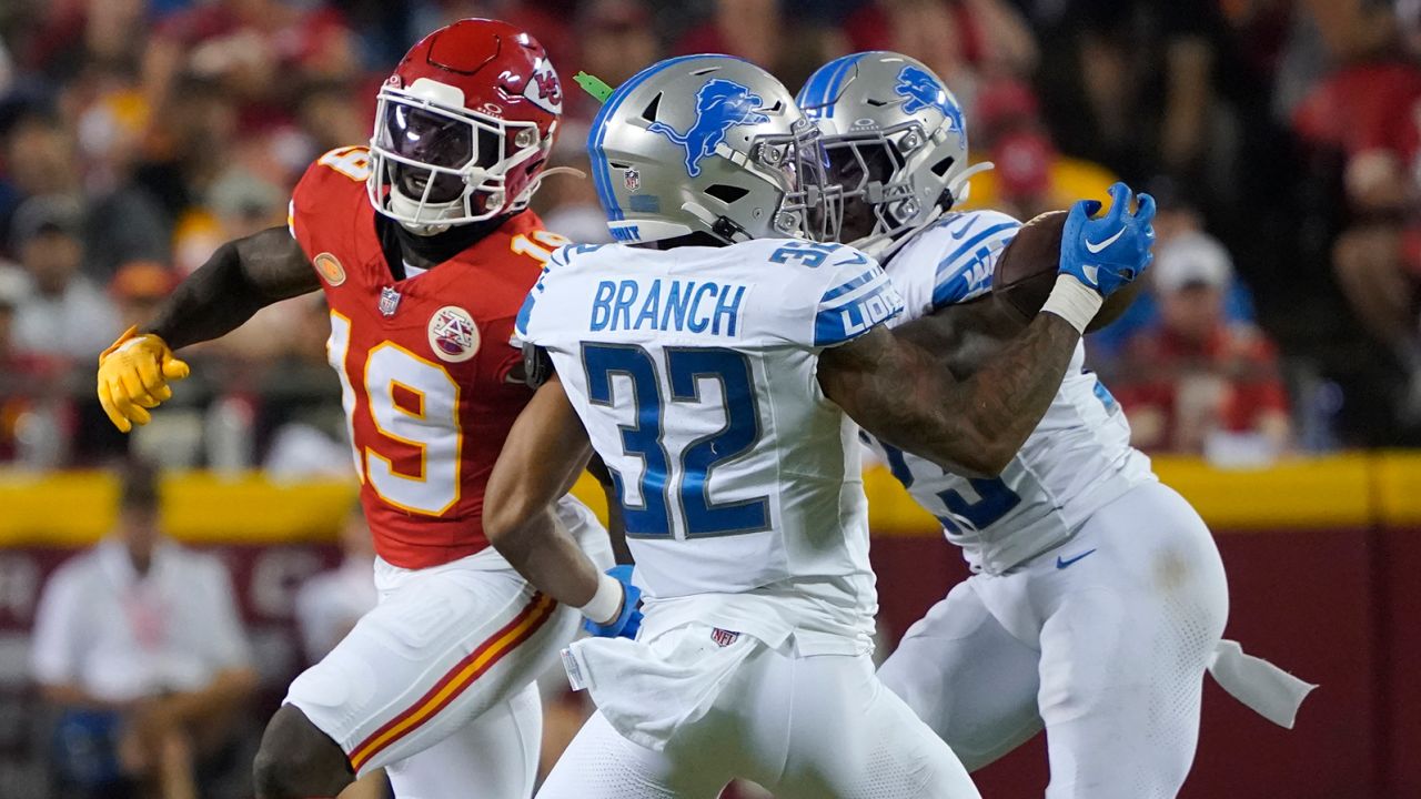 Lions spoil Chiefs' celebration of Super Bowl title by rallying for a 21-20  win in the NFL's opener