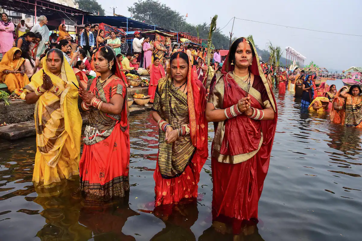 Flood of faith gathered on the ghats