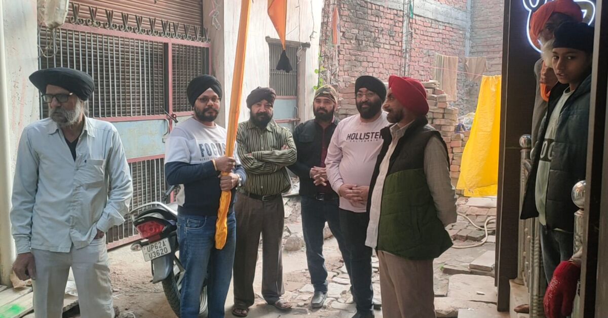 प्रकाश पर्व पर पांच दिवसीय भव्य नगर कीर्तन शोभा यात्रा निकाली गई 1 Madiyahu, Jaunpur.