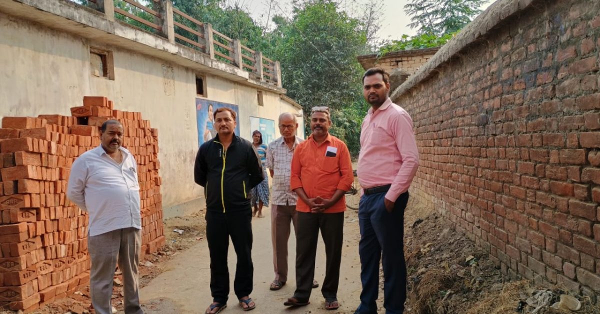 हवा में उड़ रही पीडब्लूडी द्वारा नवनिर्मित सड़क 1 Newly constructed road by PWD flying in the air
