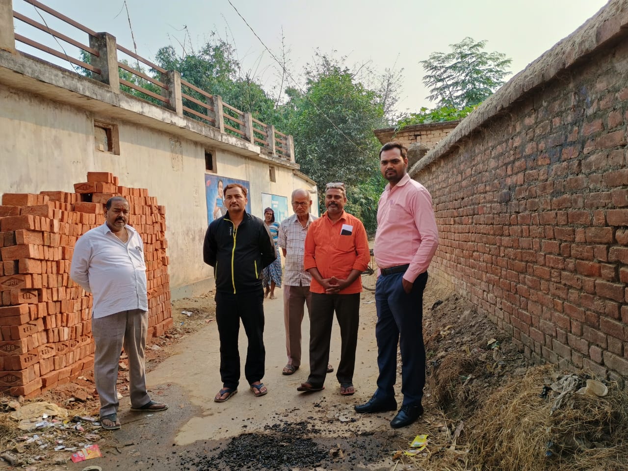 हवा में उड़ रही पीडब्लूडी द्वारा नवनिर्मित सड़क 1 Newly constructed road by PWD flying in the air