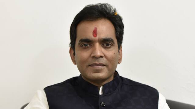 Noida BJP MLA Pankaj Singh will distribute blankets on December 2