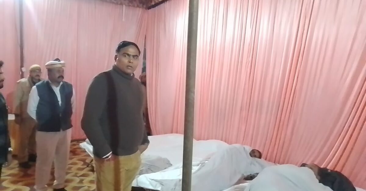 जिलाधिकारी ने किया देर रात रैन बसेरे का निरीक्षण, अलावा व्यवस्था का भी लिया जायजा 1 District Magistrate inspected the night shelter late at night, also took stock of the bonfire arrangements