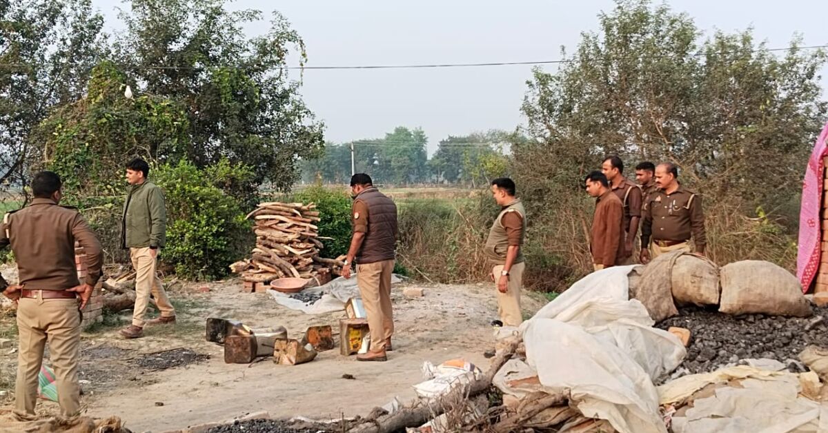 कच्ची शराब के विरुद्ध चलाए जा रहा है अभियान के तहत खुखुंदू पुलिस को मिली बड़ी कामयाबी 1 Khukhundu police got a big success under the campaign being run against raw liquor