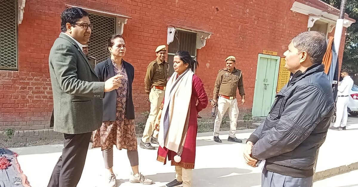 न्यायाधीशगणों ने किया राजकीय बाल गृह का औचक निरीक्षण, दिया सख्त दिशा निर्देश 1 Judges conducted surprise inspection of government children's home, gave strict guidelines