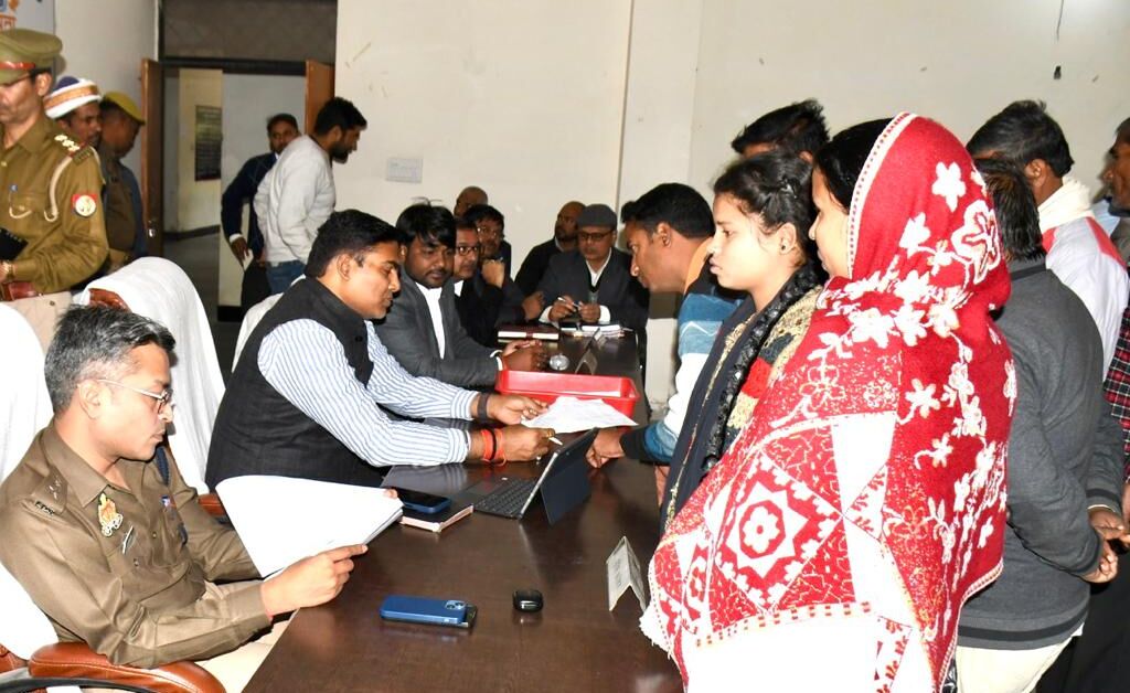 डीएम की अध्यक्षता में सम्पूर्ण समाधान दिवस का किया गया आयोजन 1 Complete Samadhan Diwas organized under the chairmanship of DM