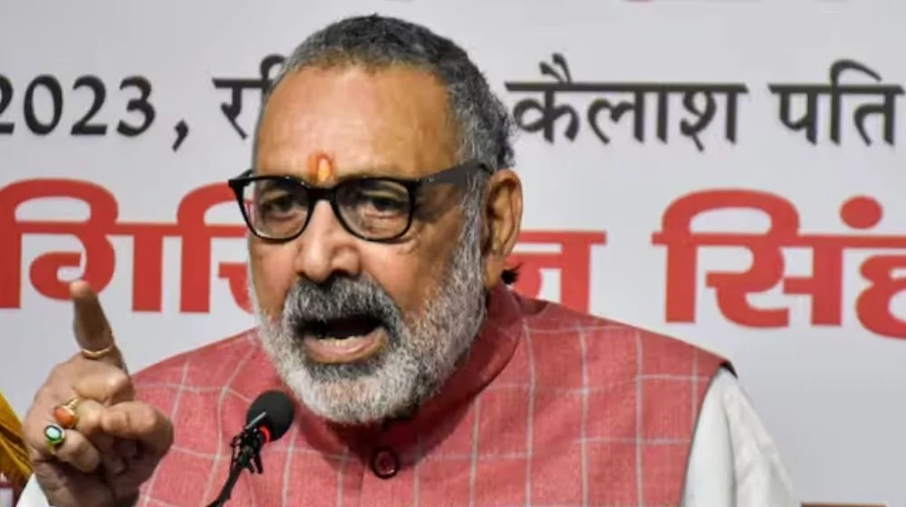 Union Minister Giriraj Singh in trouble over 'Thumke' statement, objectionable comment on Mamata Banerjee