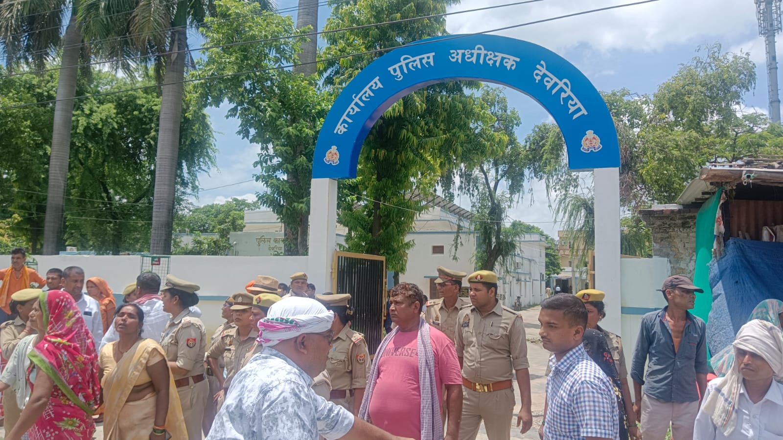 Family members of the deceased student demonstrated at the SP office!