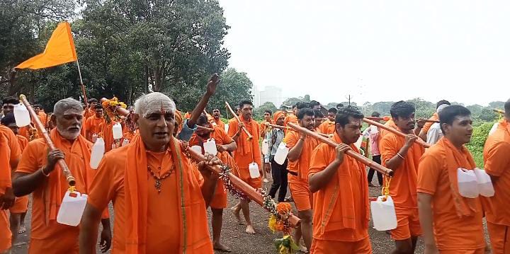 Kanwar Pad Yatra concluded after Rudrabhishek in the month of Shravan