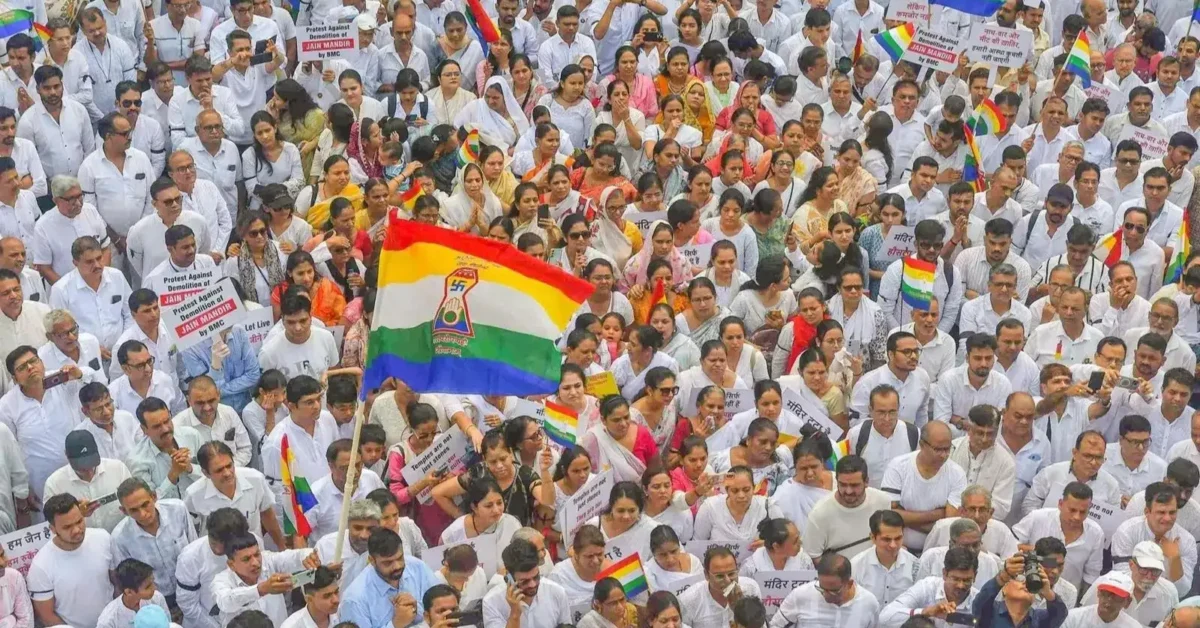 Mumbai Jain Community Protest : मुंबई के जैन मंदिर पर चलवाया बुलडोजर ,BJP सरकार के खिलाफ .... 1 Mumbai Jain Community Protest: