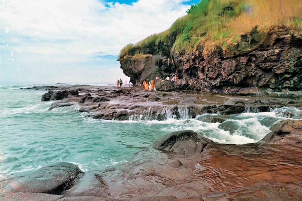 Best places to visit in Maharashtra during summer Best places to visit in Maharashtra