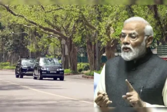 स्वतंत्रता दिवस पर एक और खास पल: PM मोदी ने रोकी अपनी गाड़ी, स्कूली बच्चों संग बिताया वक्त
