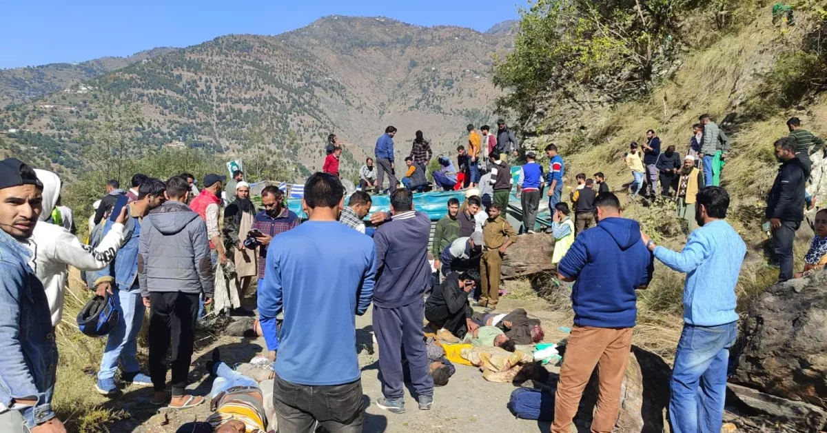 Jammu Srinagar National Highway: जम्मू-श्रीनगर हाइवे पर भीसड़ हादसे में 10 लोगों की मौत. 1 Jammu Srinagar National Highway