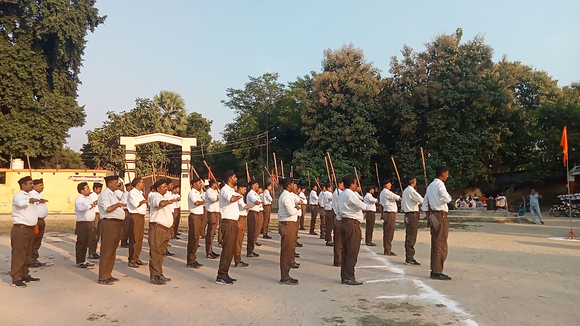 राष्ट्रीय स्वयंसेवक संघ द्वारा शारदीय पुर्णिमा पर पथ संचलन