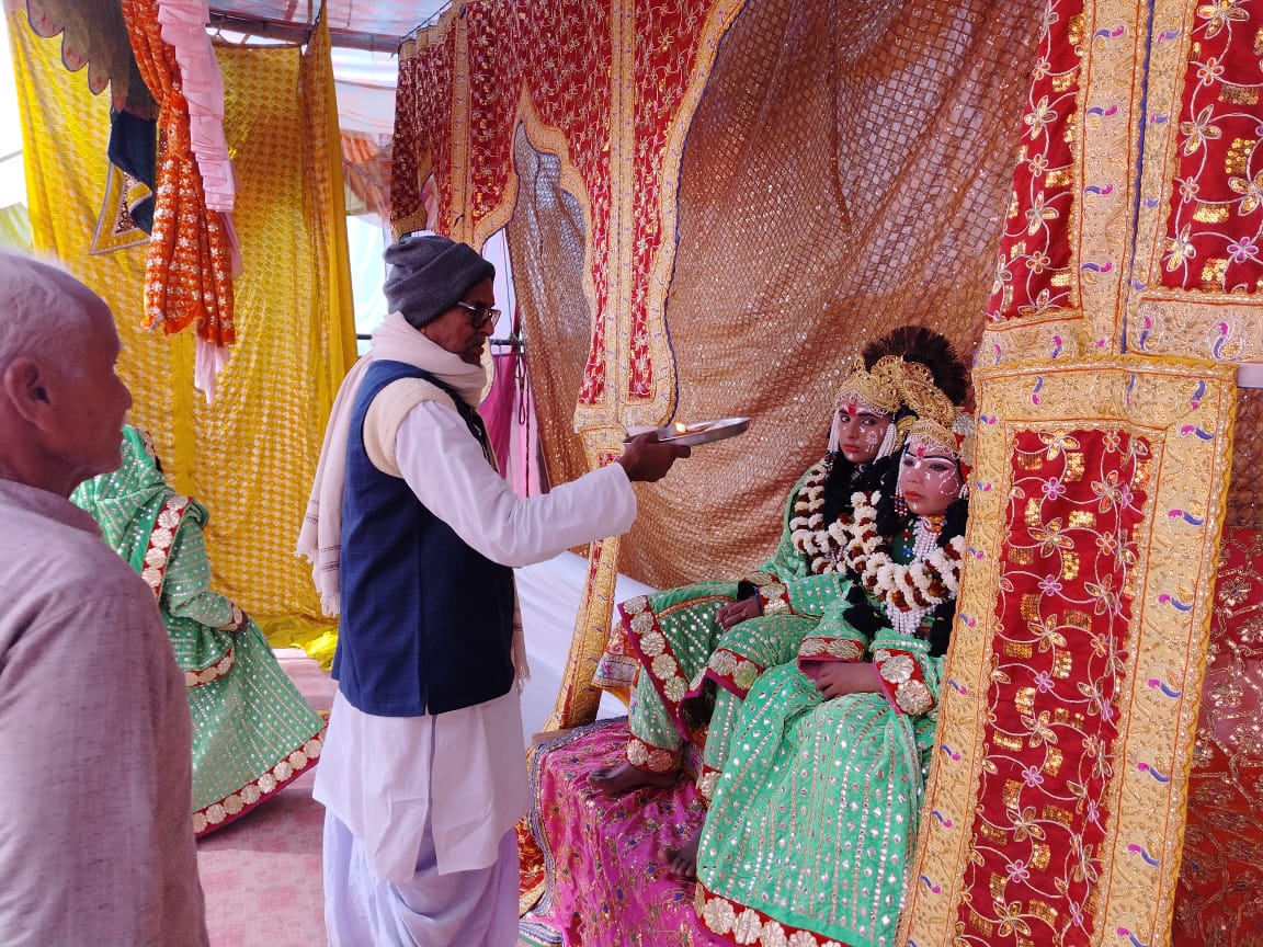 Devotees got excited after listening to Bhagwat Katha and Raasleela