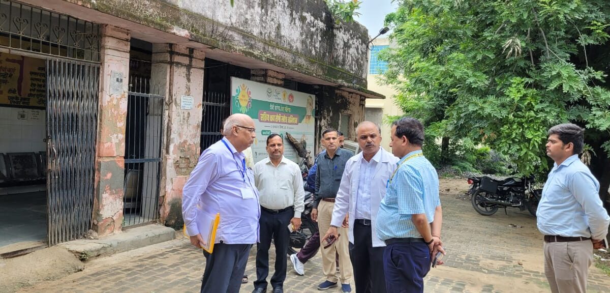प्रमुख सचिव ने सीएचसी गौरीबाजार, पीएचसी खुखुन्दु और टीबी क्लिनिक का किया निरीक्षण 1 1001511889