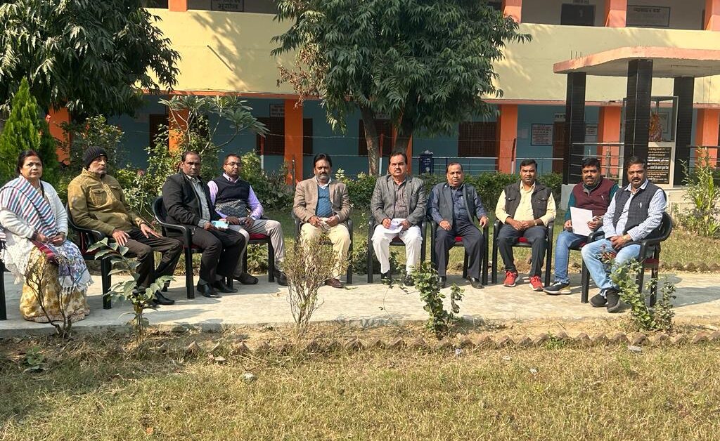 विश्वविद्यालय की परीक्षा का शिक्षकों ने किया बहिष्कार 1 Teachers boycotted university exams