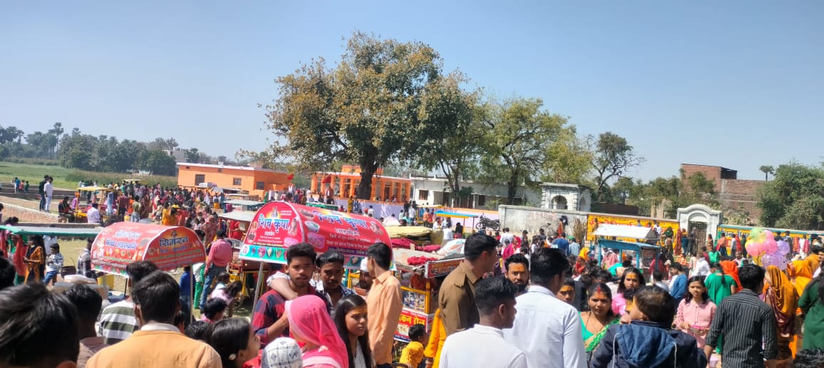 Crowd of devotees gathered in Neelkanth Temple Barhaj