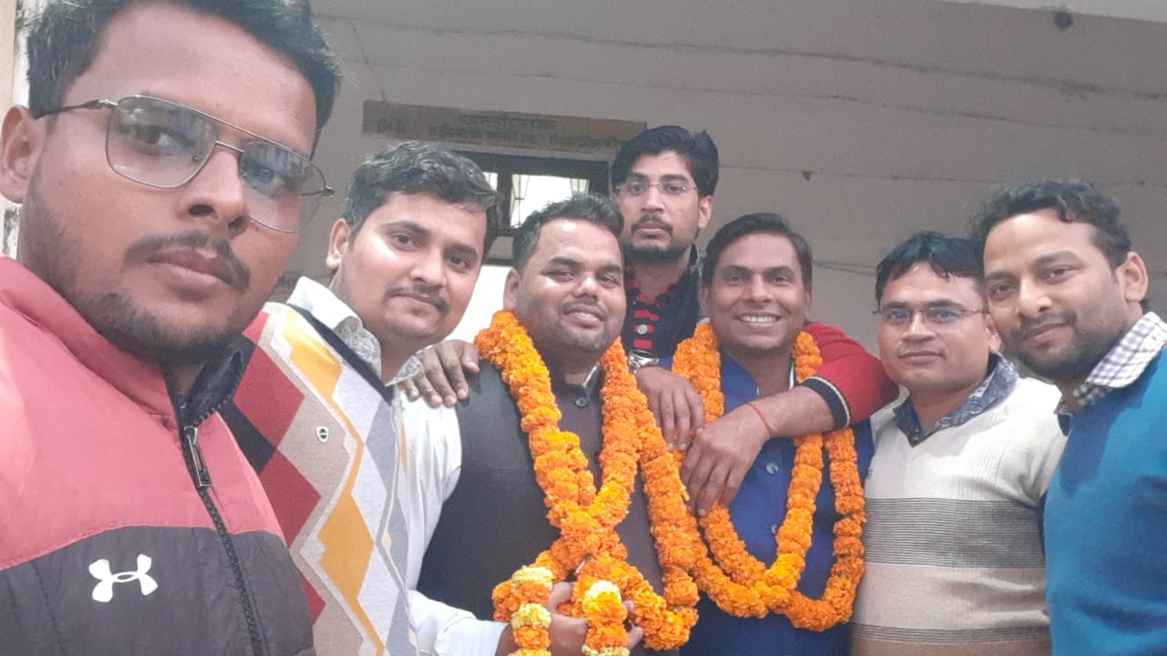 Vinod elected president and Bhanu minister in the elections of Lekhpal Sangh Tehsil unit.