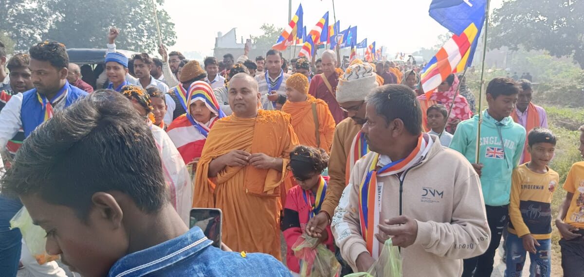 बौद्ध धर्म गुरुओं की धम्म चारिका पद यात्रा का बांसी में हुआ स्वागत 1 Dhamma Charika Pad Yatra of Buddhist religious gurus welcomed in Bansi