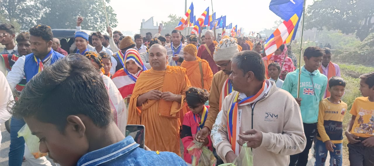 Dhamma Charika Pad Yatra of Buddhist religious gurus welcomed in Bansi