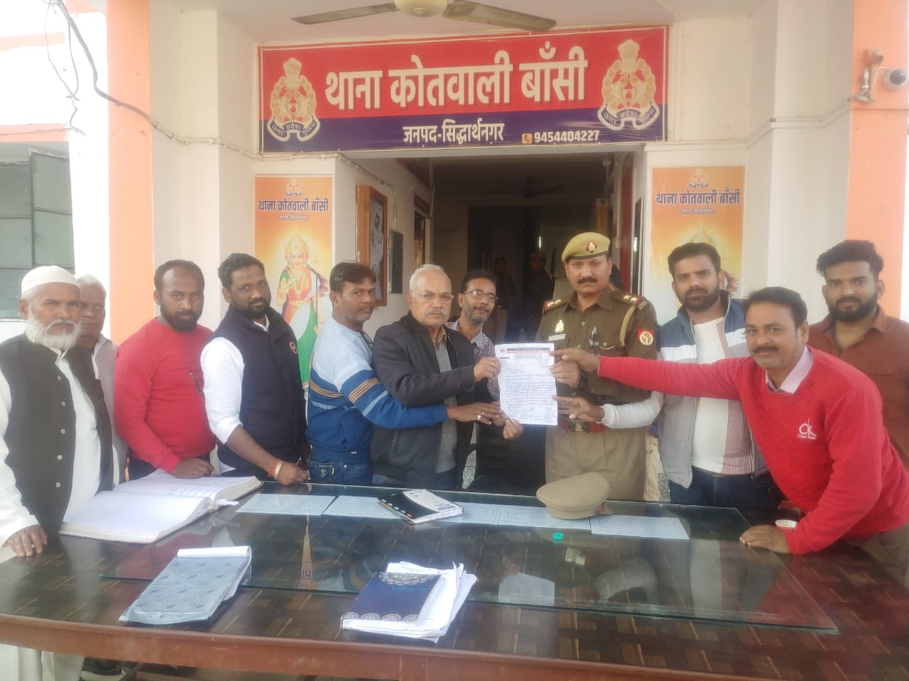 Memorandum given in Bansi police station to curb the menace of theft